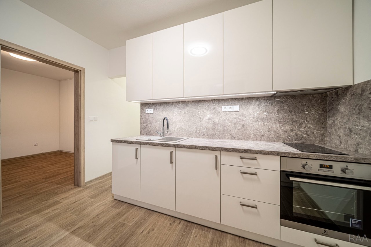 kuchyně s jídelním koutem [1/13]